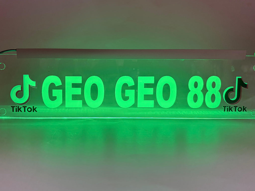 Plăcută LED 3D - TikTok
