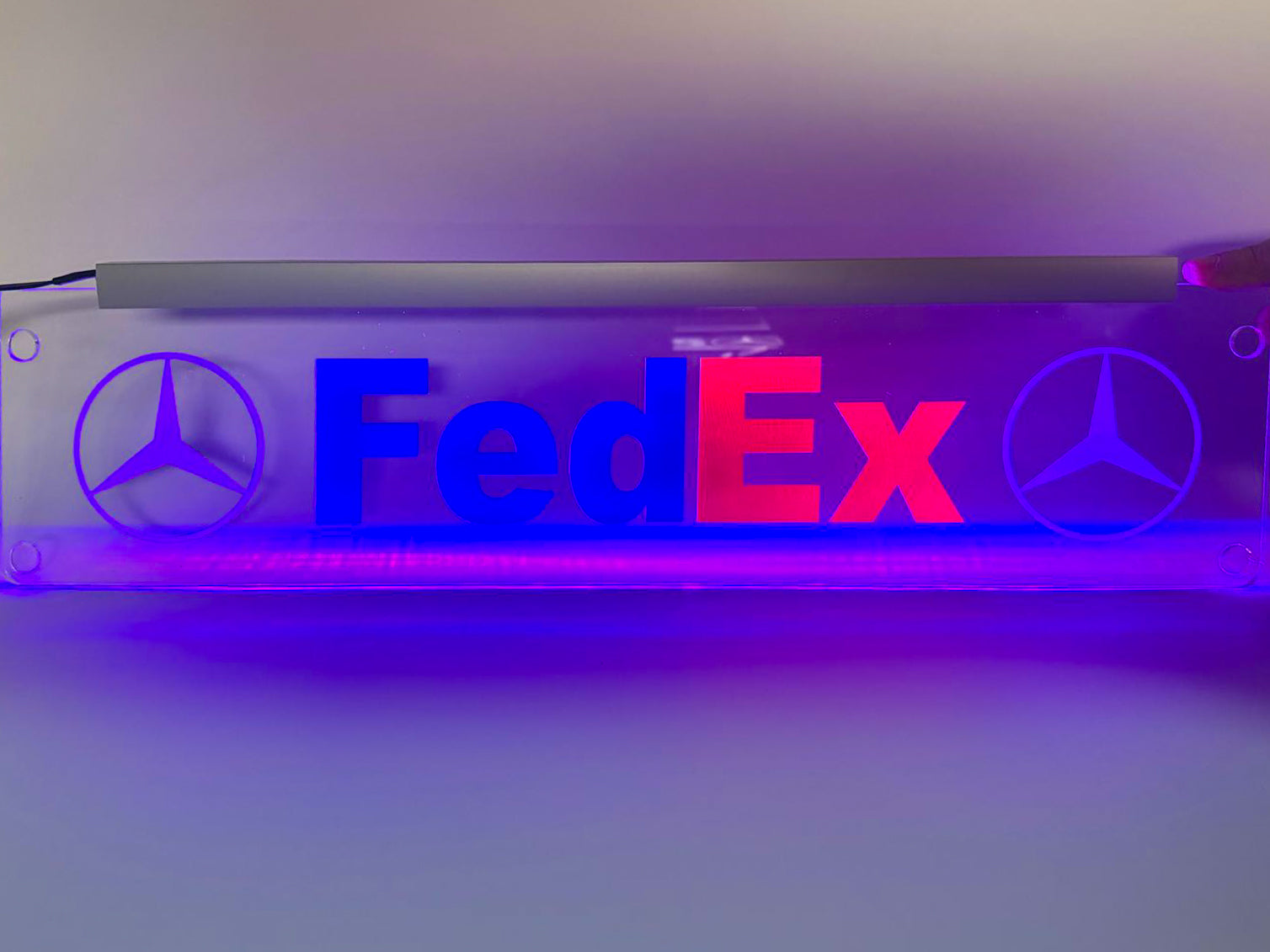 Plăcută LED 3D - FedEx