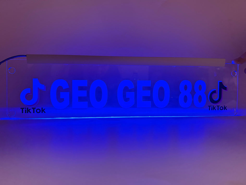 Plăcută LED 3D - TikTok
